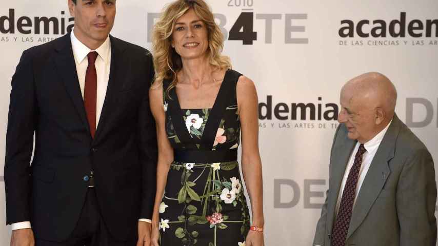 Begoña Fernández posa en el photocall a su llegada al Palacio Municipal de Congresos de Madrid