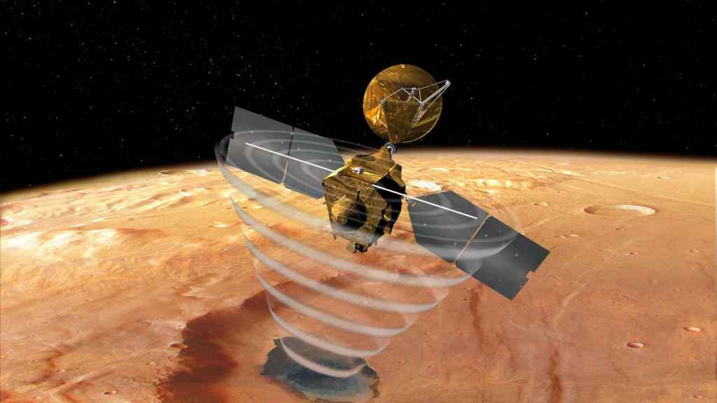 La sonda Mars Reconnaissance Orbiter entrando en el planeta rojo.